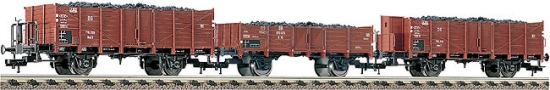 Set of 3 Gondola cars with coal load<br /><a href='images/pictures/Fleischmann/521210.jpg' target='_blank'>Full size image</a>